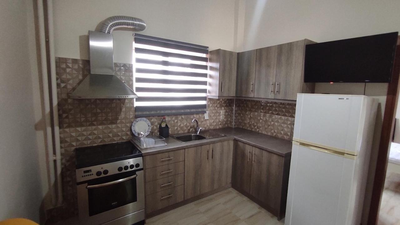 Cosy Apartment In Relaxed Neighbourhood Amarynthos Esterno foto